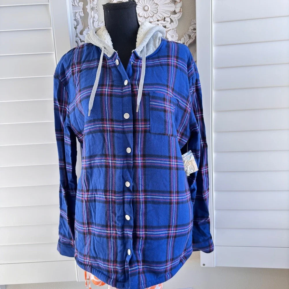 Justify. Size L. Flannel with sherpa and hoodie